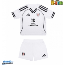 Fulham Hjemmedraktsett Barn 2025-26 Kortermet (+ Korte bukser)